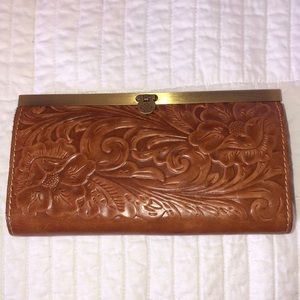 Patricia Nash wallet